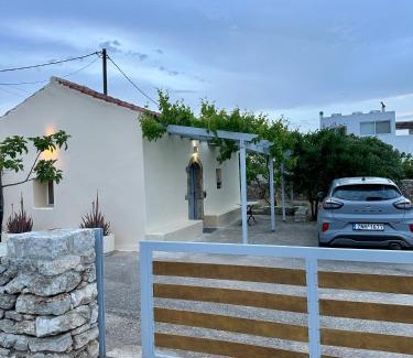 Friligkianika House | Elia Houses - Traditional House With Backyard