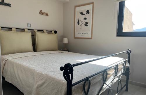 Dafni-Ymittos Apartment | Elia's Apartment