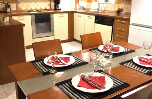 Patras Apartment | Elina’s spacious apartment in Patras with private parking