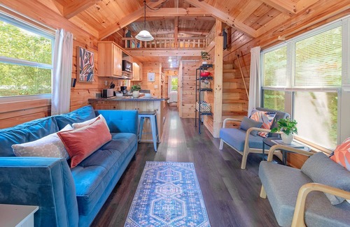Chattanooga Apartment | Elise Cabin | Forest Retreat | 5 Mins to Downtown