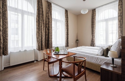 Nepszinhaz negyed Hotel | Elit Boutique Rooms-Best Location by BQA