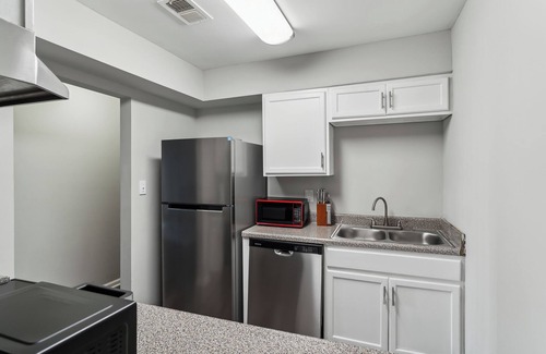East Point Apartment | Elite at Cityview 32A I Spacious 2 Bed 2 Bath