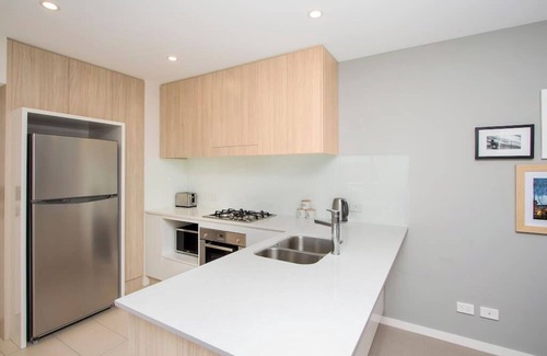 Hamilton Apartment | Elite elegance 2BR@Hamilton APT with Parking