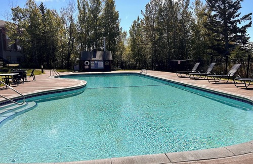 Lutsen Condo | Elite End Unit Mtn/Pool View/Ski-In/Ski-Out