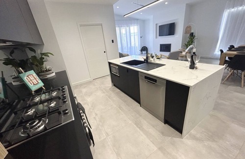 Port Hughes House | Elite Oasis - Elegant New Home in the Dunes Estate