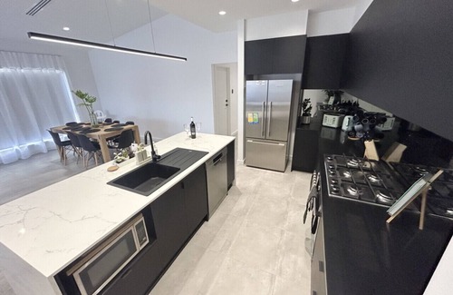 Port Hughes House | Elite Oasis - Elegant New Home in the Dunes Estate
