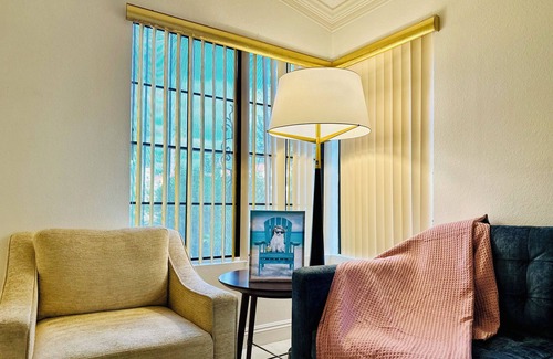 Spring Valley House | Elite Vegas Retreat: 4BR 3BA with Stearns & Foster Beds & Fully Equipped Kitchen