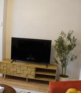 Wyken Apartment | EliteunseenSuites 2 Bedroom Beautiful Semi Detached House - Private Parking