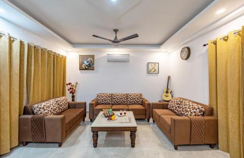Taoru Villa | ELIVAAS 5 BHK With Pvt Pool & Garden - Zenora