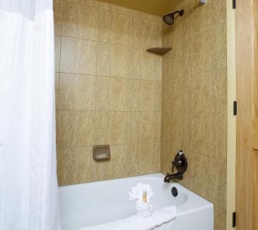 Jackson Hotel | Elk Country Inn