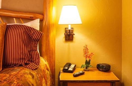 Jackson Hotel | Elk Country Inn