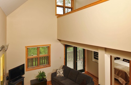 Timiskaming District Hotel | Elk Lake Eco Centre