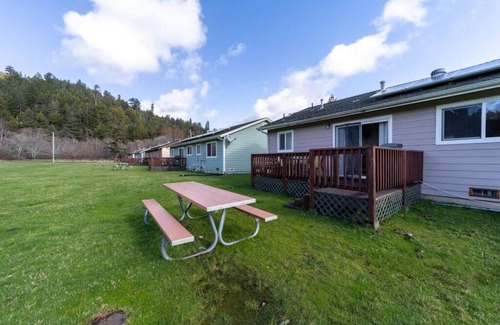 Orick House | Elk Meadow Cabins 11A Roosevelt Elk Suite