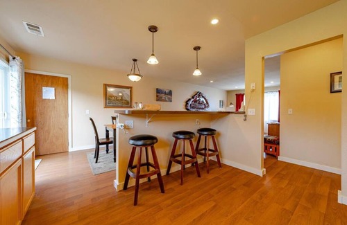 Orick House | Elk Meadow Cabins 11A Roosevelt Elk Suite