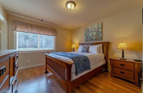 Orick House | Elk Meadow Cabins 17A Gold Rush Suite