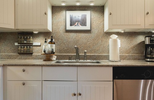 Big Bear Cabin | Elk Run Cabin w/jetted tub and covered parking