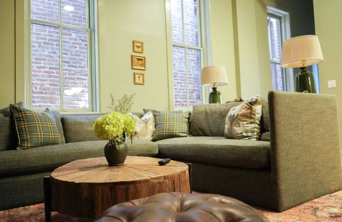 Demopolis Apartment | Elk - The Flats Demopolis
