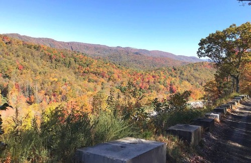 Apple Ridge Cabin | Elkhorn Cabin Blowing Rock NC Mountain views
