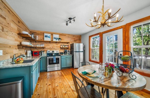 Mentone Cabin | Elkmont Retreat- Private, Hot Tub & Game Room