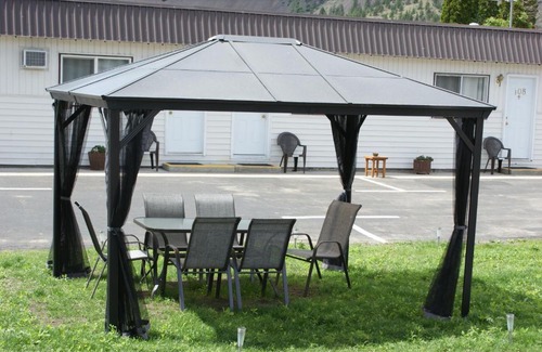 Okanagan-Similkameen Hotel | Elks Motel