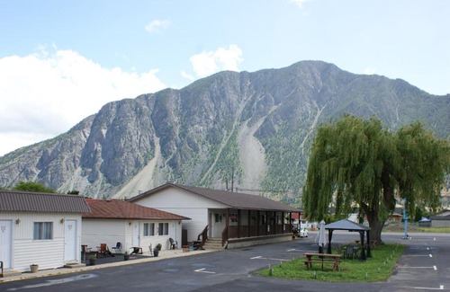 Okanagan-Similkameen Hotel | Elks Motel