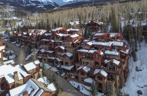 Mountain Village Apartment | Elkstone Retreat by Exceptional Stays