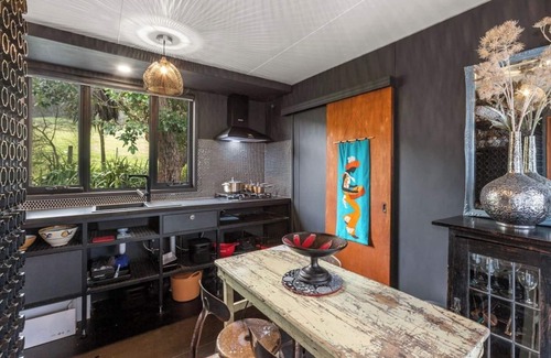 Apollo Bay Cabin | ELLA B - caravan park location