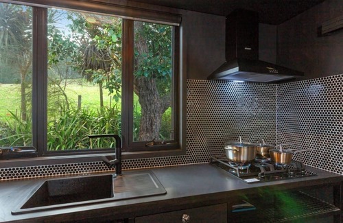 Apollo Bay Cabin | ELLA B - caravan park location