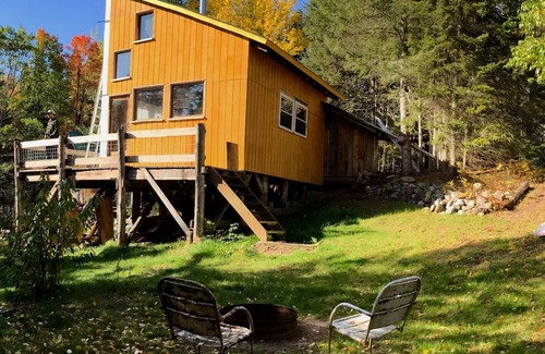 Champion Cabin | Ellens’s Cabin Where comfort meets wilderness, remote yet cozy