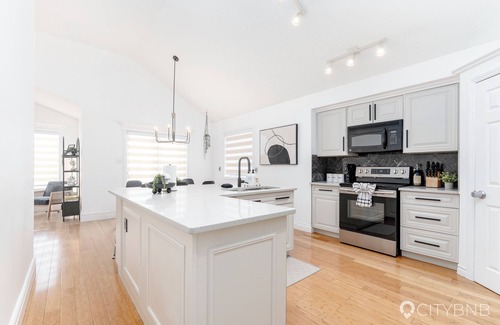 Ellerslie House | Ellerslie - Sleeps 6 - AC - Garage