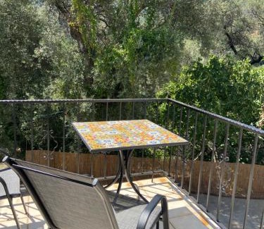 Kandanos House | Ellie