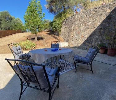 Kandanos House | Ellie