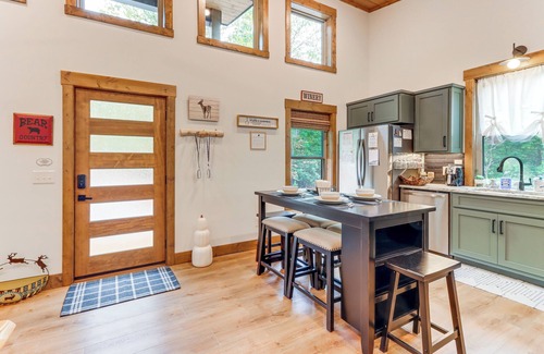 Ellijay House | Ellijay Resort Home w/Hot Tub & Fire Pit!