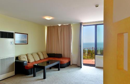Trakata Hotel | Ellinis Hotel - Sea View and Free Parking