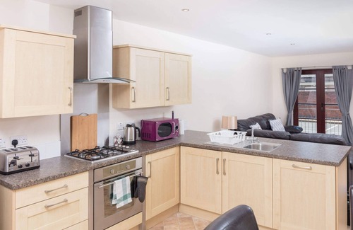 Ayr Apartment | Elliot Suite No2 - Donnini Apartments