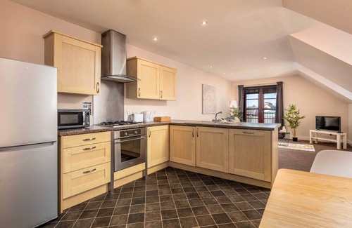 Ayr Apartment | Elliot Suite No9 - Donnini Apartments