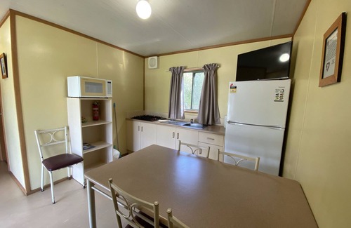 Ward Cabin | Elliston Caravan Park