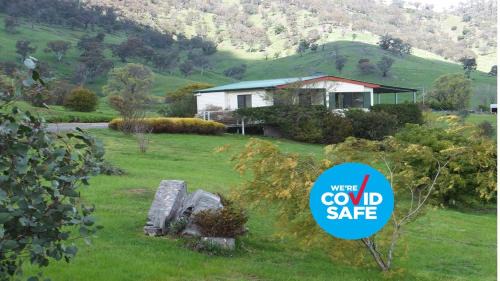 Little River House | Elm Cottage Tumut