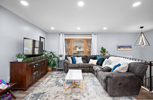Maple Grove House | Elm Creek Retreat in Maple Grove -Entire House