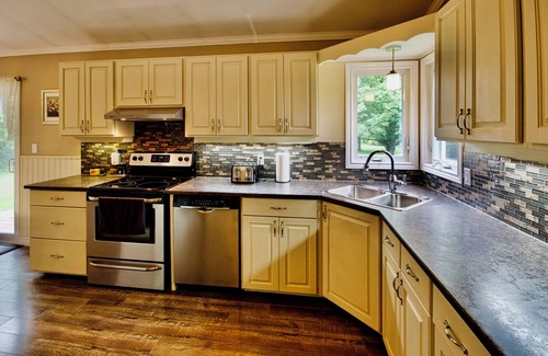 Bluewater Cottage | Elm Lodge- Plan Your Next Family Vacation Here!
