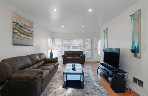 Elmhurst House | Elmhurst FHS Rental