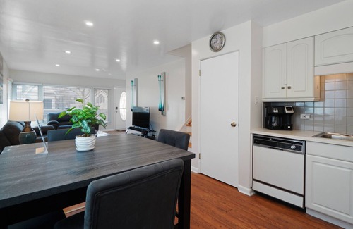 Elmhurst House | Elmhurst Rental