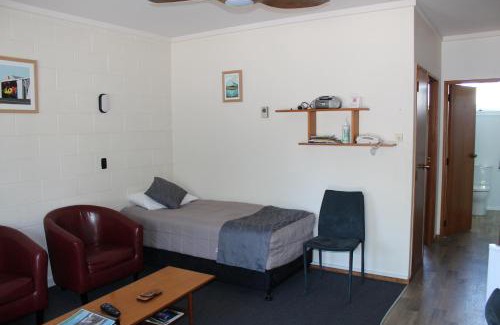 Hastings Hotel | Elmore Lodge Motel