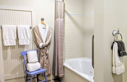 Camden Bed & Breakfast | Elms of Camden