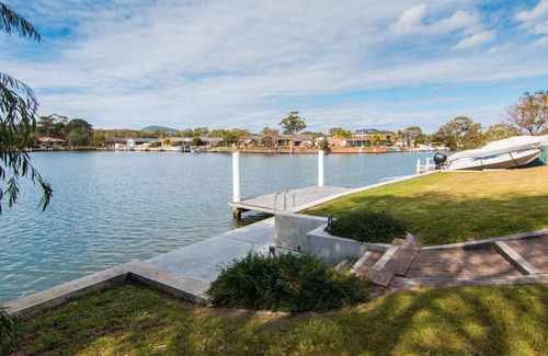 Forster House | Elouera 23 - Waterfront and Pet-Friendly!
