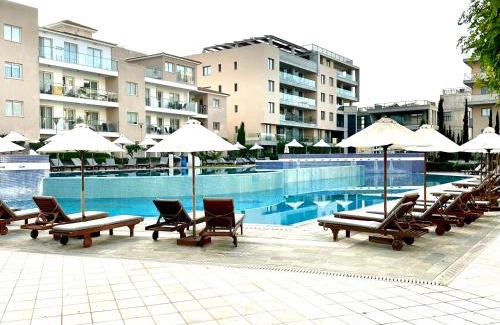 Universal Apartment | ELYSIA PARK - 2 BED SEAVIEW APT