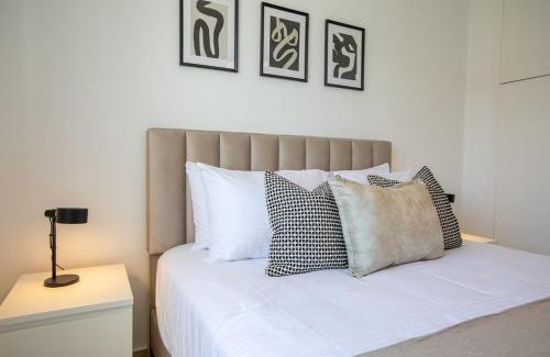 Universal Apartment | Elysian Gem by Staycom