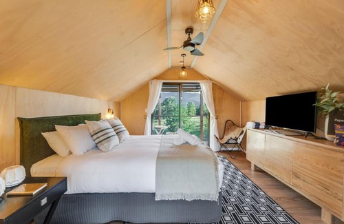 Kunghur House | Elysium Farm Stay- Paperbark Bungalow