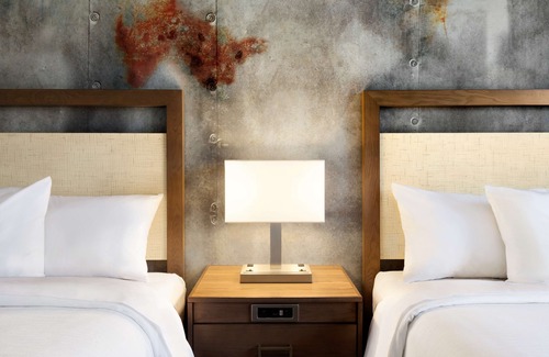 Brooks City Base Hotel | Embassy Suites by Hilton San Antonio Brooks Hotel & Spa