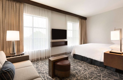 Brooks City Base Hotel | Embassy Suites by Hilton San Antonio Brooks Hotel & Spa